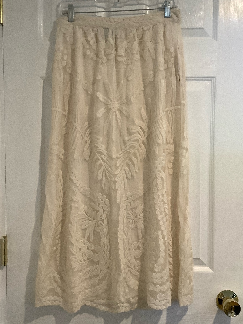 NWT SABINE Cream Neutral Embroidered Lace Overlay Floral  Euro Summer Skirt M
